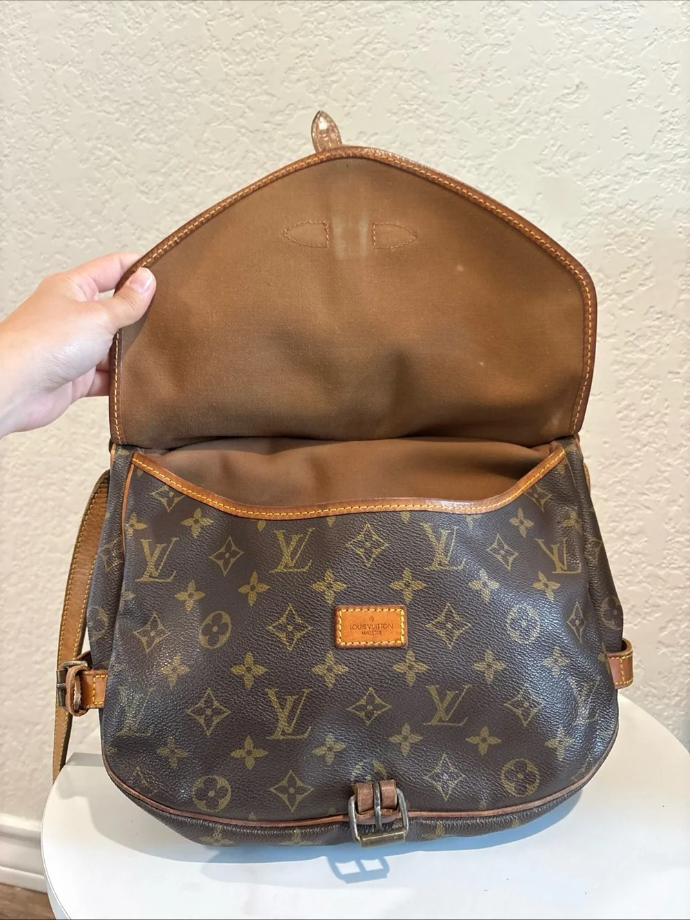 Louis Vuitton FH0950 Saumur 30 Brown Monogram Crossbody Bag - Picture 4 of 16